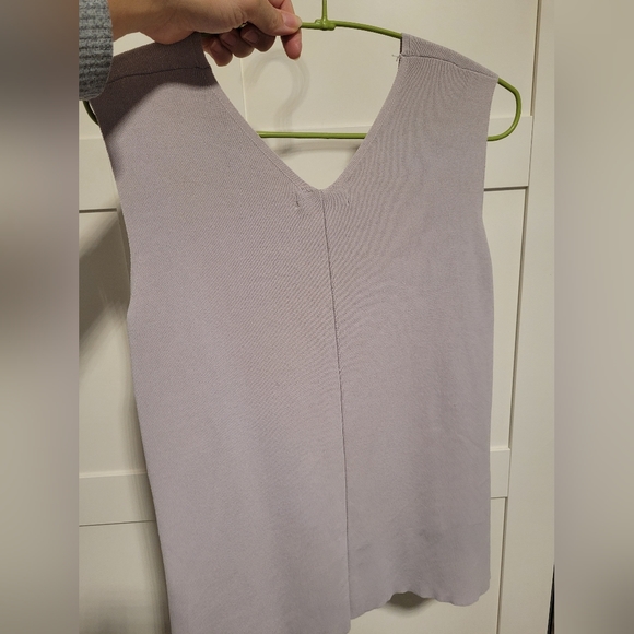 Sleeveless Top - Picture 3 of 4